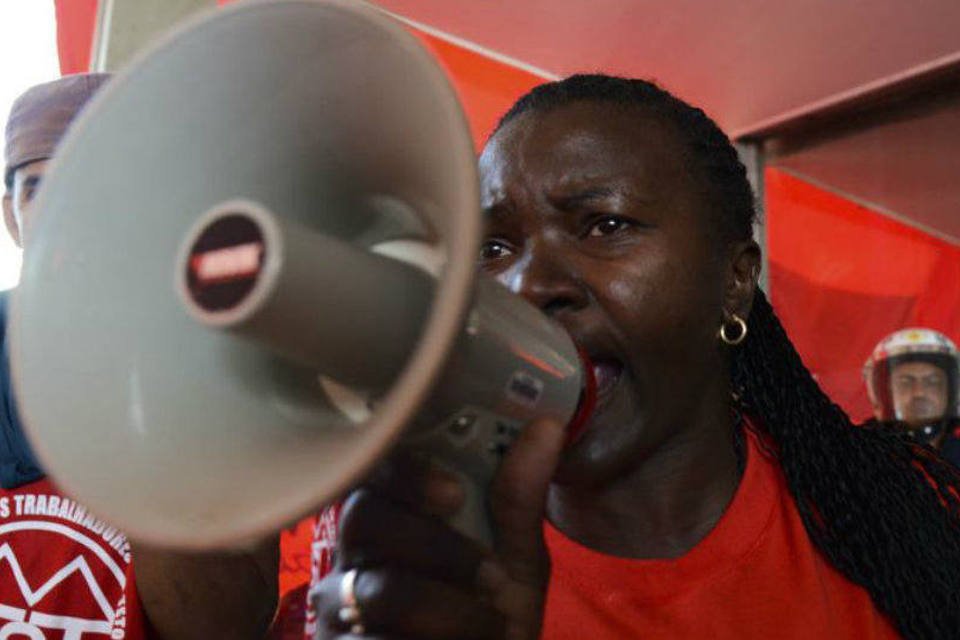 MTST ocupa Ministério da Fazenda em protesto contra ajuste