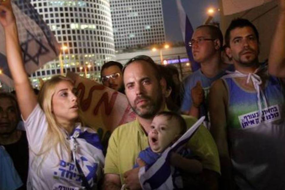 Israelenses apoiam ofensiva de seu exército em Gaza