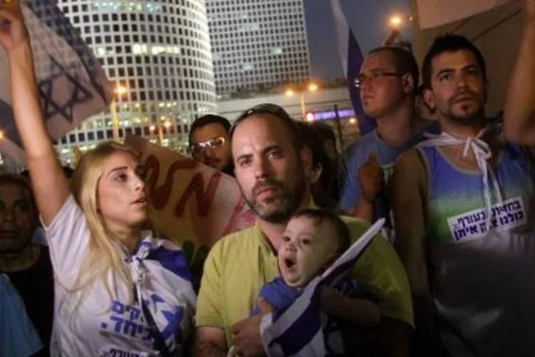 Ativistas de extrema-direita fazem protesto em apoio a operação israelense em Gaza (Gil Cohen Magen/AFP)