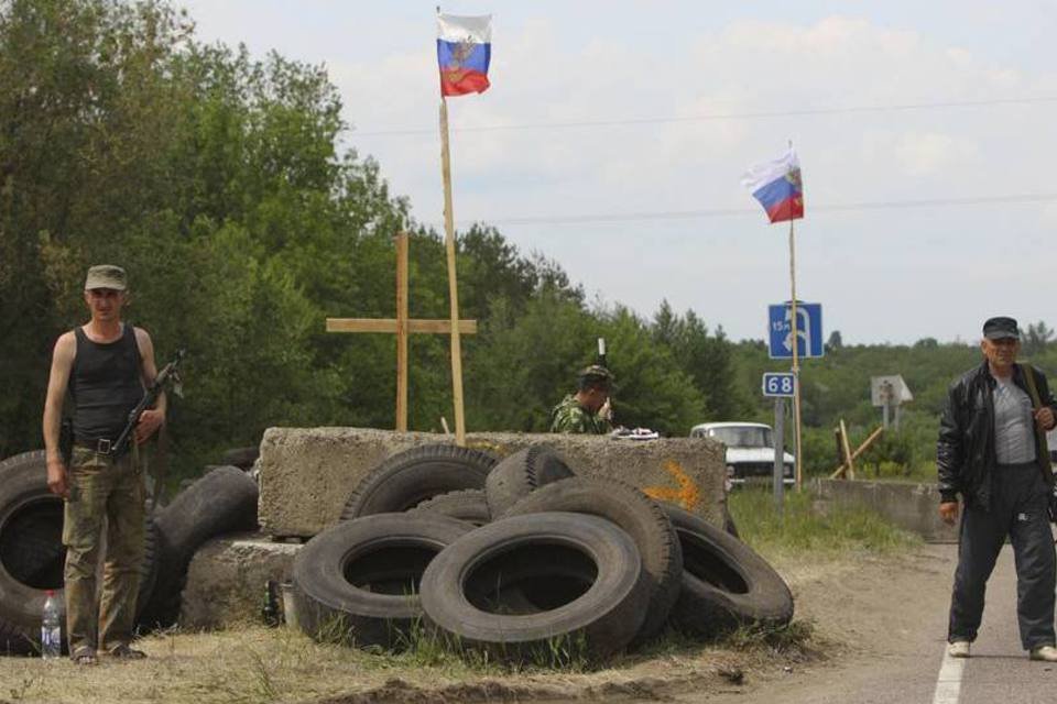 Aviação ucraniana destrói acampamento de rebeldes em Lugansk