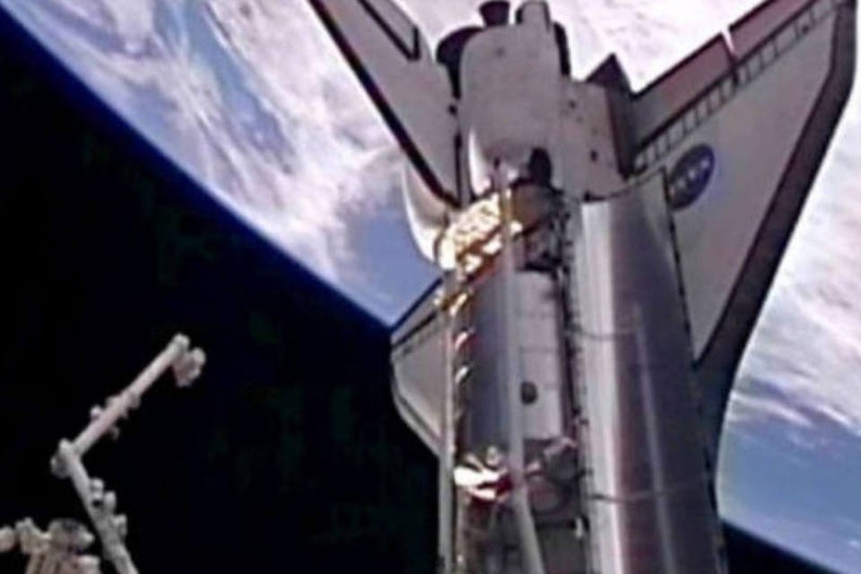 Atlantis se acopla à ISS pela última vez