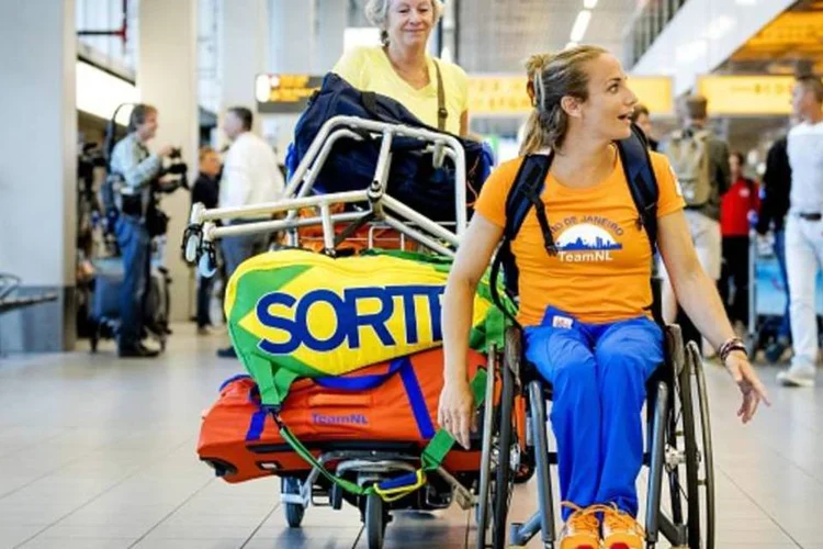 
	Gale&atilde;o: cerca de 2,9 mil devem fazer o check-in em uma das 75 esta&ccedil;&otilde;es instaladas na Vila Paral&iacute;mpica, facilitando o funcionamento do aeroporto e agilizando os procedimentos para embarque
 (Getty Images)