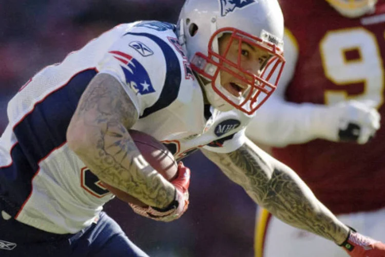 Aaron Hernández, jogador do New England Patriots, equipe da liga de futebol americano dos Estados Unidos (REUTERS/Jonathan Ernst/Files)