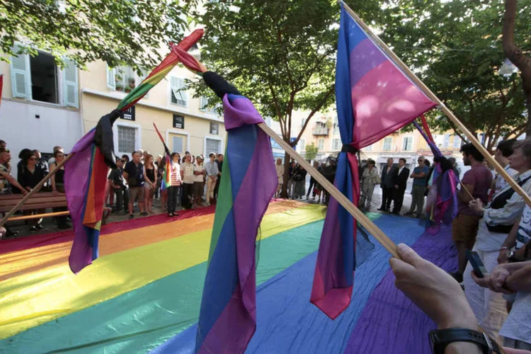 
	Ato contra o massacre em Orlando nos EUA: amanda, de 25 anos, foi identificada pela pol&iacute;cia como uma das 49 pessoas mortas por um atirador na boate gay
 (Eric Gaillard / Reuters)