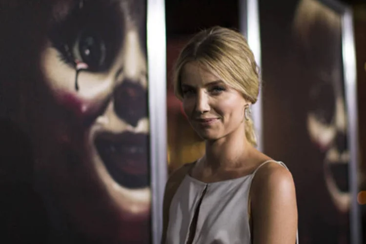 A atriz Annabelle Wallis chega para a pré-estreia do filme "Annabelle", em Hollywood, na Califórnia (Mario Anzuoni/Reuters)