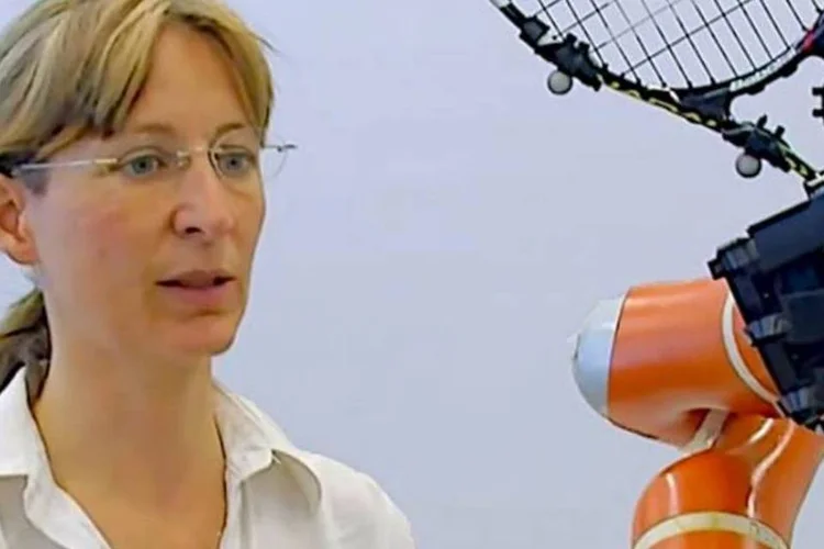 
	Aude Billard: a tecnologia do rob&ocirc; que prev&ecirc; movimentos poder&aacute; ser usada em carros sem motorista
 (Reprodução / EPFL-LASA)