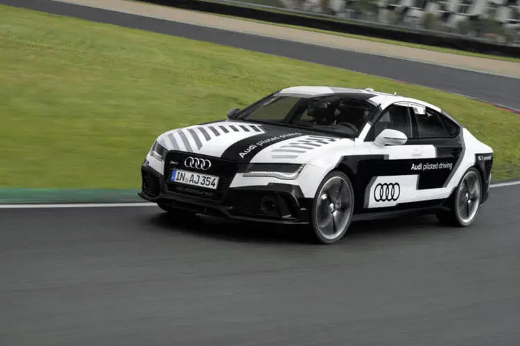 Audi RS7 autônomo, da montadora Volkswagen, é guiado em um circuito (Divulgação/Audi via Bloomberg)