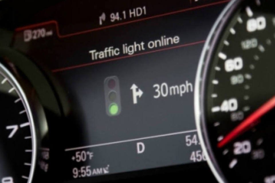 Sistema da Audi hackeia semáforos para diminuir poluição: protótipo com o OS Multi Media Interface foi apresentado na feira de eletrônicos de consumo CES 2014 (Divulgação)