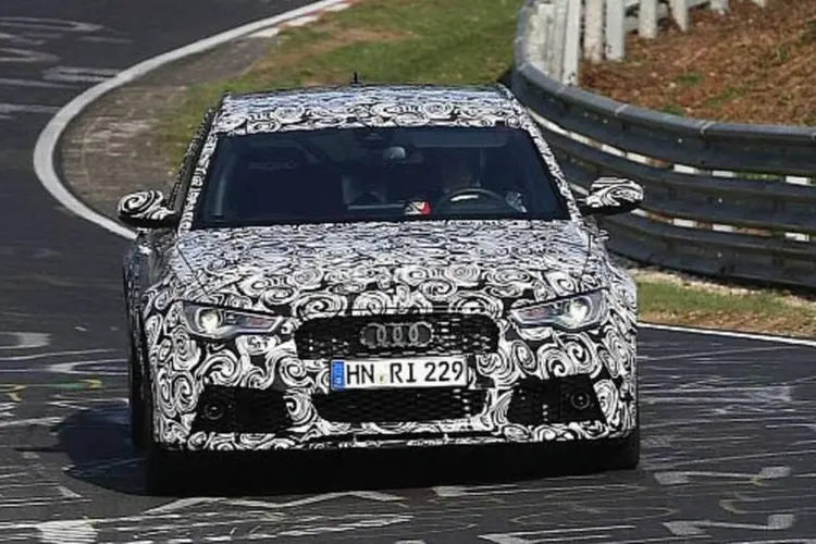 Novo Audi RS6 estava rodando em Nurburgring e deve estrear na Europa no final do ano (Divulgação)