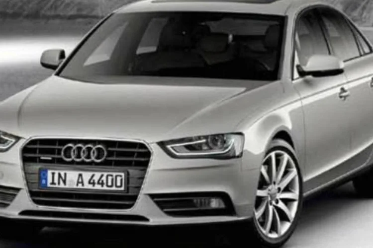 Todos os modelos da família – sedã, perua e as versões especiais S4 e Allroad – ganharam novos faróis, grade, para-choque e capô (Divulgação)