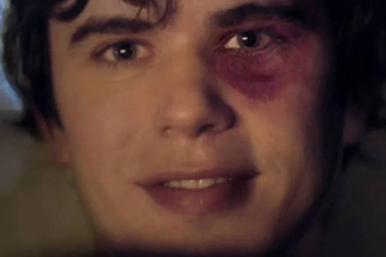 
	Comercial da Audi: um jovem parece fadado ao fracasso da noite
 (Reprodução)