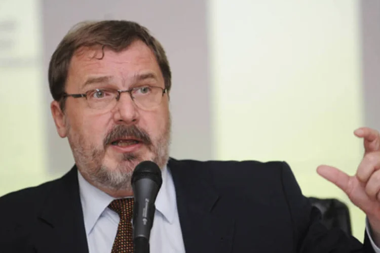 
	Arno Augustin: &ldquo;Pretendemos cumprir a meta do ano&quot;, afirmou o secret&aacute;rio do Tesouro
 (Wilson Dias/ABr)