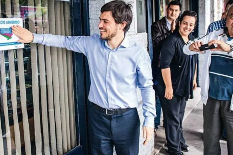 Augusto Costa em ação: para o secretário, o controle de preços é a arma contra a inflação  (MAriano Sand/Divulgação)