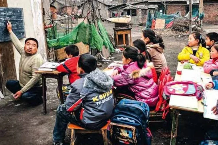 Escola para filhos de migrantes: sem teto e sem apoio (Huang Xiang/Xinhua Press/Corbis/LATIN STOCK)