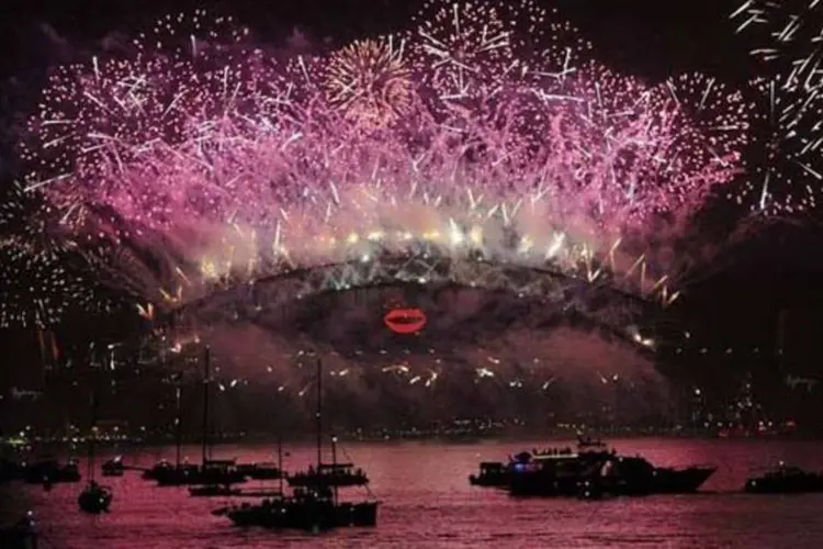 
	Show de Ano Novo em Sydney: ba&iacute;a de Sydney recebeu um espet&aacute;culo que custou 6,9 milh&otilde;es de d&oacute;lares
 (AFP/ Greg Wood)