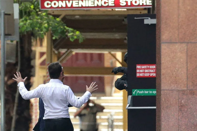 
	Ref&eacute;ns escapam de sequestro em Sydney: cinco pessoas conseguiram escapar
 (Getti Images)