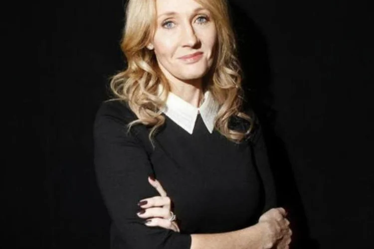 
	J. K. Rowling:&nbsp;insinua&ccedil;&otilde;es do jornal no artigo tinham sido&nbsp;&quot;injustas&quot;, segundo a autora
 (REUTERS/Carlo Allegri)