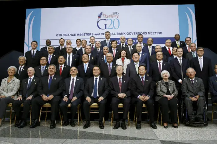 
	Autoridades do G20 em reuni&atilde;o: membros prometeram &quot;acompanhar a volatilidade nos mercados financeiros e tomar medidas, se necess&aacute;rio&quot;
 (REUTERS/Gary Cameron)