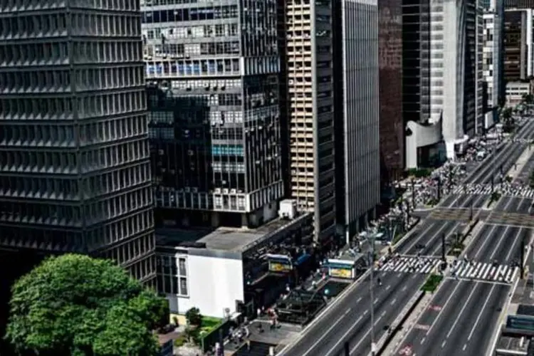 
	Avenida Paulista: no m&ecirc;s, a ind&uacute;stria paulista avan&ccedil;ou 1,7%
 (Manipulação de imagem sobre foto de Germano Lüders/EXAME.com)