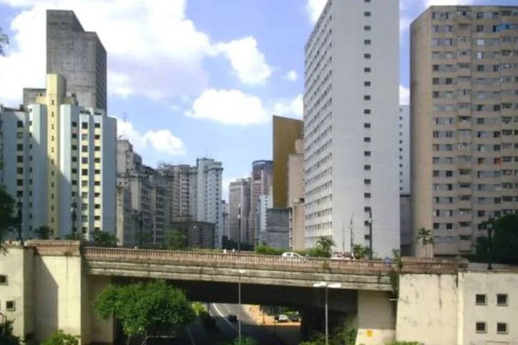 As vias que terão a velocidade uniformizada são: Avenida Mercúrio, Avenida Senador Queirós, Avenida Nove de Julho, entre outras. (Wikimedia Commons)