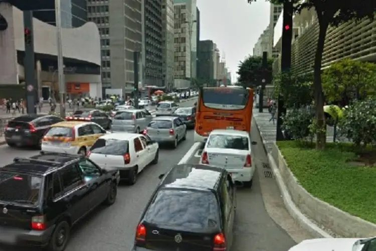 
	Avenida Paulista: segundo a CET, a 50 km/h, a chance de sobreviv&ecirc;ncia supera os 50%
 (Reprodução/Google Street View)
