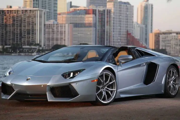 Aventador LP 700-4 Roadster, da Lamborghini (Divulgação/Lamborghini)