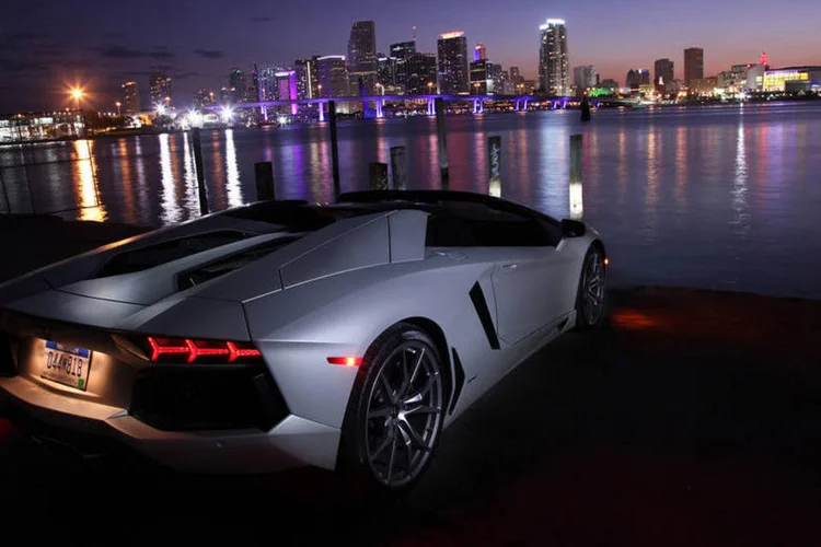 Supercarros (Divulgação/Lamborghini)