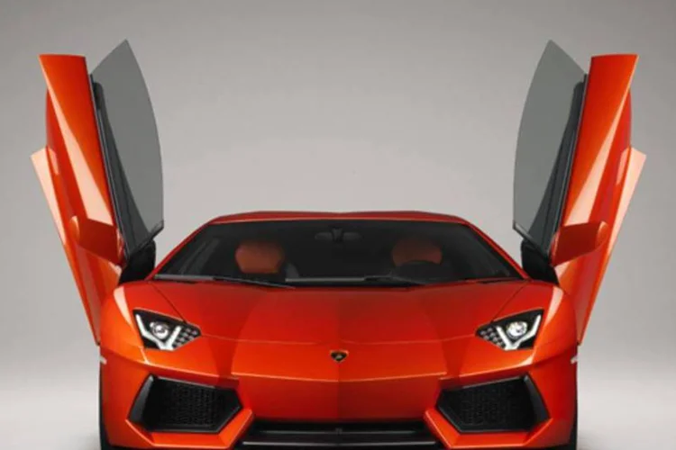 Beberrões (Divulgação/Imprensa Lamborghini)