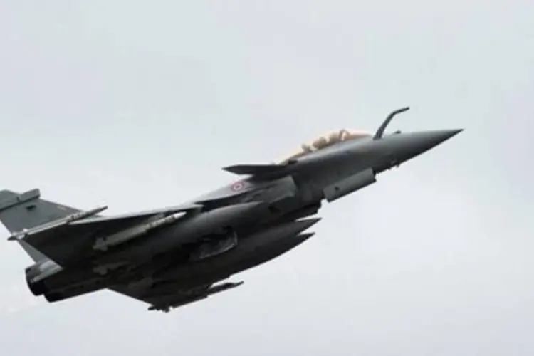 Avião ataca a Líbia: EUA deixaram de partcipar dos combates aéreos (AFP)