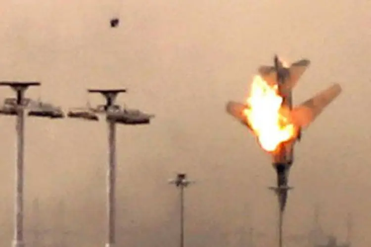 Anteriormente, a aeronave tinha sido identificada por testemunhas como um avião utilizado pelas forças aéreas líbias (AFP)