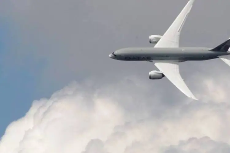 
	Um Boeing modelo 787 Dreamliner, da Qatar Airways: preju&iacute;zo levou a corte de novas encomendas
 (Luke MacGregor/Reuters)