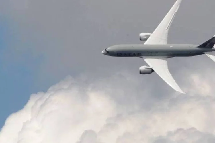 Um Boeing modelo 787 Dreamliner, da Qatar Airways (Luke MacGregor/Reuters)