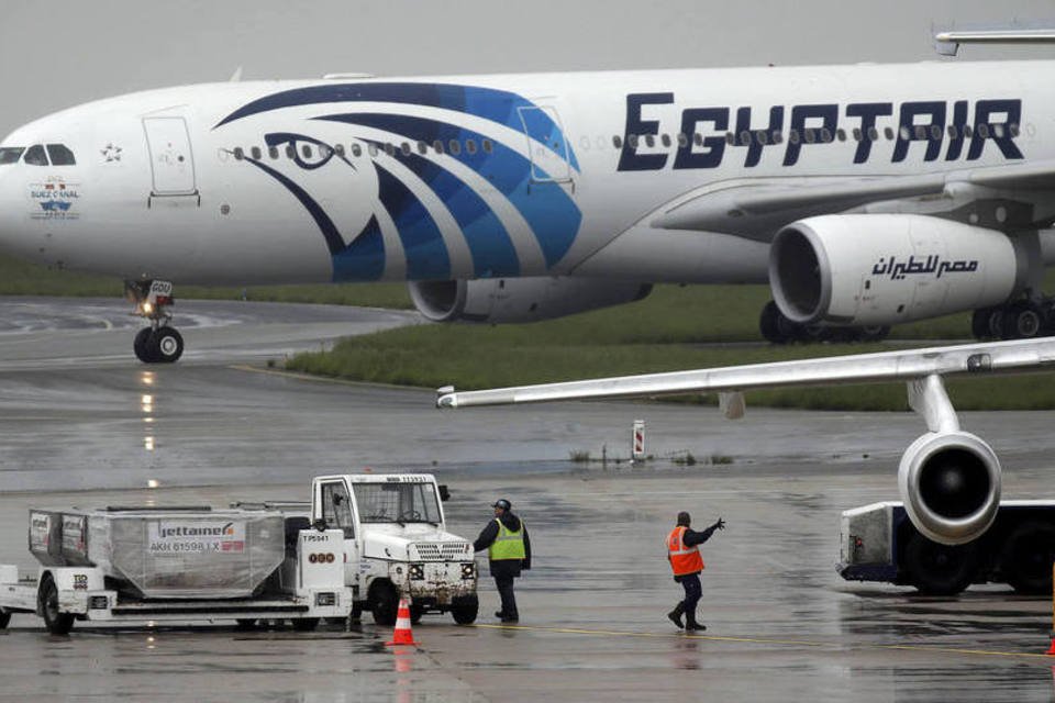 Caixa-preta do avião da Egyptair é encontrada