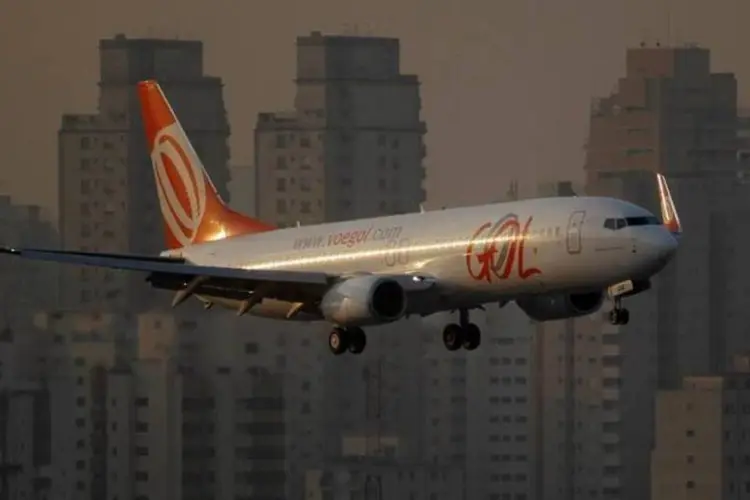 
	Avi&atilde;o da GOL durante pouso no aeroporto de Congonhas: no mercado internacional a empresa reduziu a capacidade em 0,2% em setembro frente a 2014
 (Nacho Doce/Reuters)