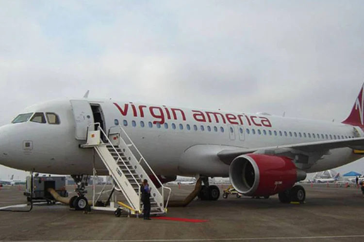 Avião da Virgin America, companhia aérea de baixo custo (Albert Domasin/Wikimedia Commons)