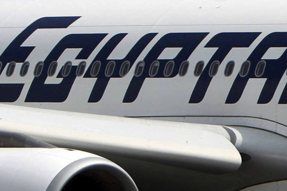 Caixa-preta do voo da EgyptAir será procurada em 12 dias