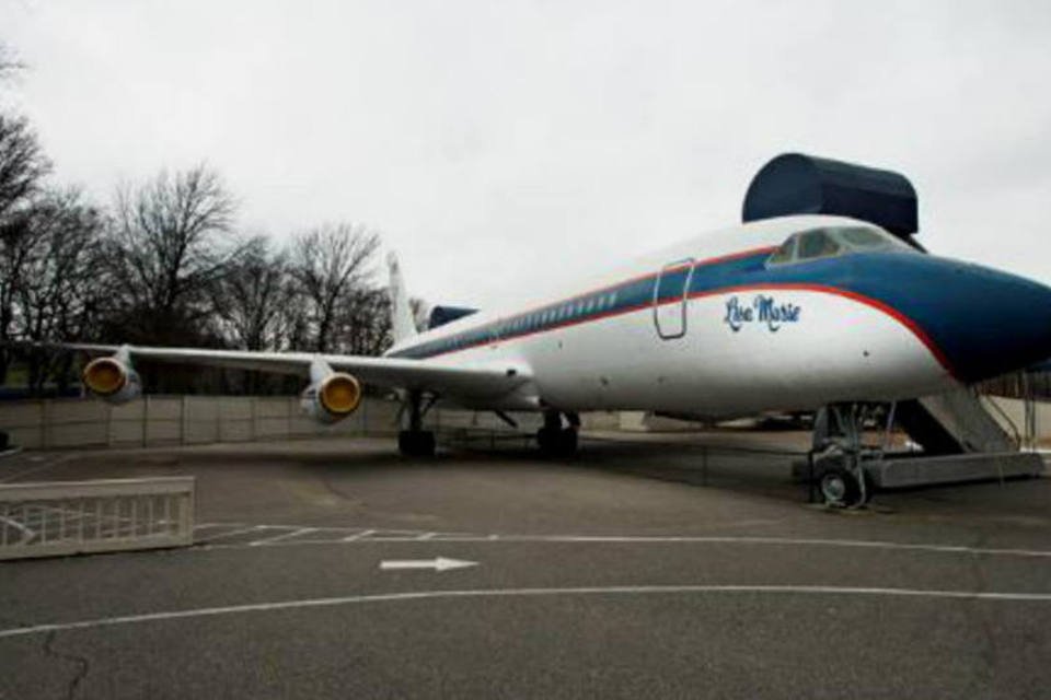 Dois aviões de Elvis Presley são postos à venda