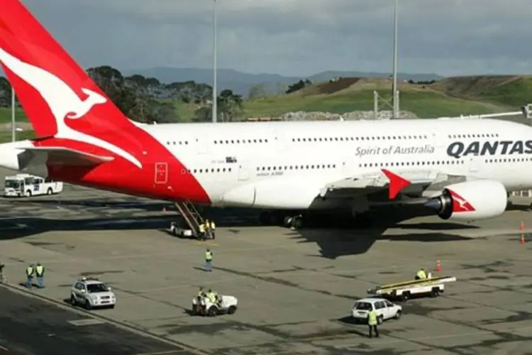 Um avião da Qantas teve que fazer pouso forçado após problema no motor (Tim Hales/Getty Images)