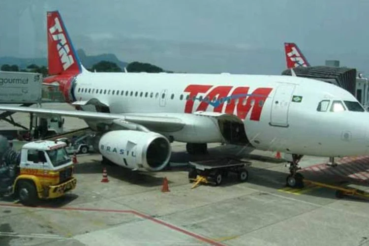 Os funcionários da empresa são obrigados a fazer o check in manualmente, o que já causou atrasos em 58 voos da companhia (CARMEN FUKUNARI/Viagem e Turismo)