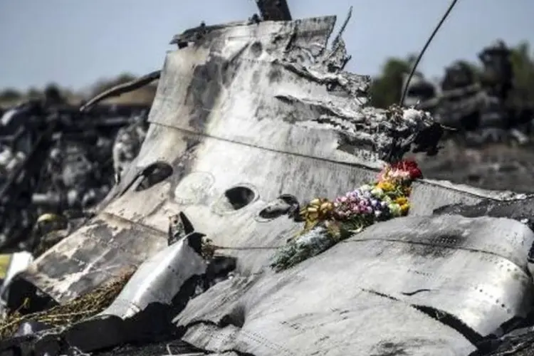 
	Destro&ccedil;os do avi&atilde;o da Malaysia Airlines que caiu na Ucr&acirc;nia
 (Bulent Kilic/AFP)