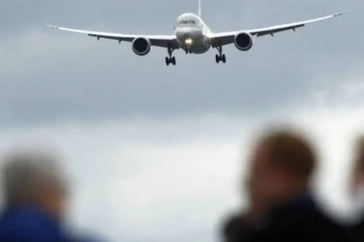 
	Boeing 747: a&nbsp;empresa disse que os engenheiros est&atilde;o investigando a aeronave
 (REUTERS/Luke MacGregor)