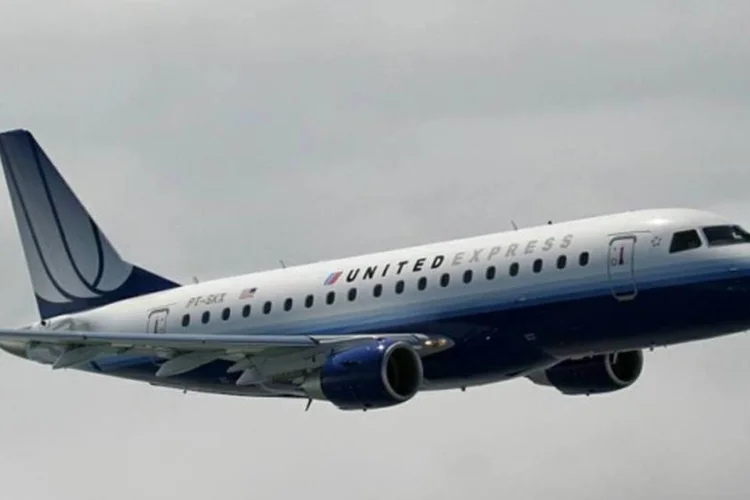 O copiloto, sem entender direito o que acontecia, assustou-se e contactou a torre de controle do aeroporto La Guardia, em Nova York, e informou que o piloto havia sumido (Divulgação)
