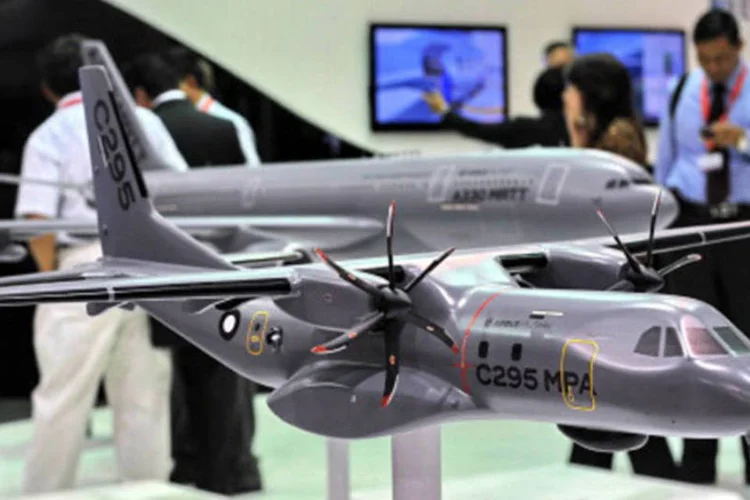 Modelo do avião militar C-295: os aviões apresentarão duas configurações, uma para vigilância aérea e outra para transporte, mas o secretário de Estado não revelou o número concreto de aeronaves. (GettyImages)