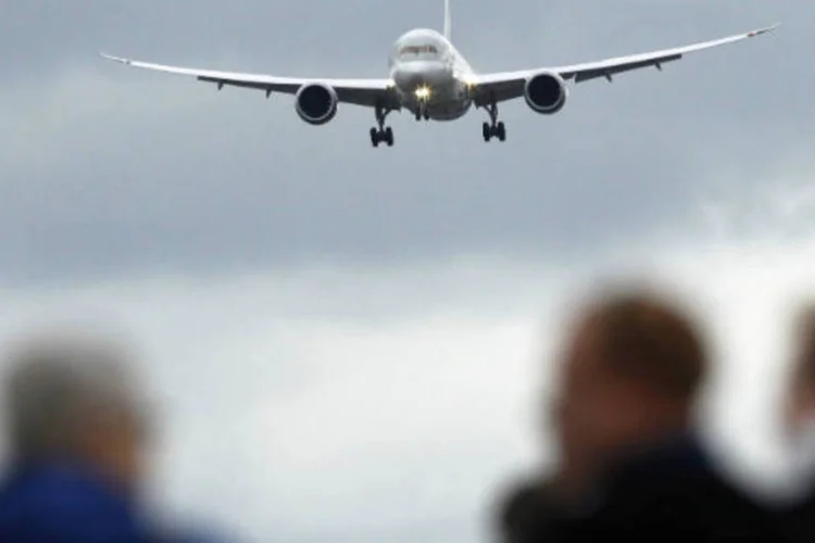 
	Avi&atilde;o 787 Dreamliner: voos com os 50 avi&otilde;es 787 Dreamliner em servi&ccedil;o comercial foram cancelados em todo o mundo no m&ecirc;s passado, ap&oacute;s uma s&eacute;rie de incidentes relacionados com bateria
 (REUTERS/Luke MacGregor)