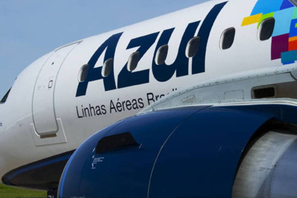Azul comemora três anos e dá maquetes de aviões em concurso cultural