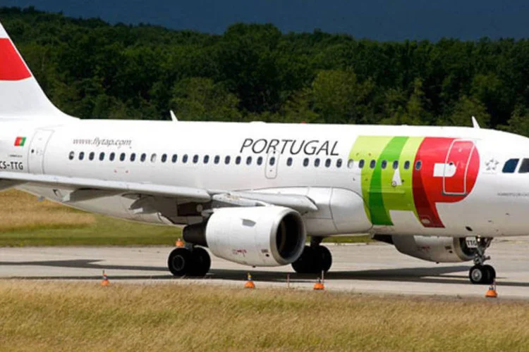 
	Avi&atilde;o da TAP: a empresa &eacute; a operadora de refer&ecirc;ncia entre Europa e Brasil, e cobre 76 destinos em 34 pa&iacute;ses
 (Wikimedia Commons)