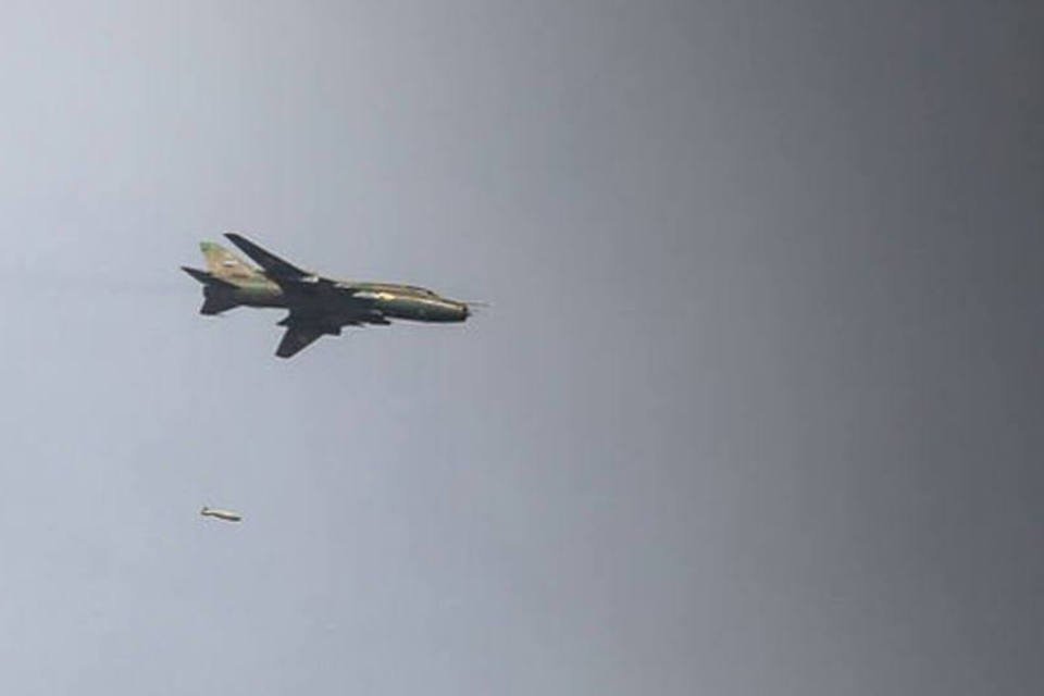 Rebeldes derrubam avião das forças governamentais no sul da Síria