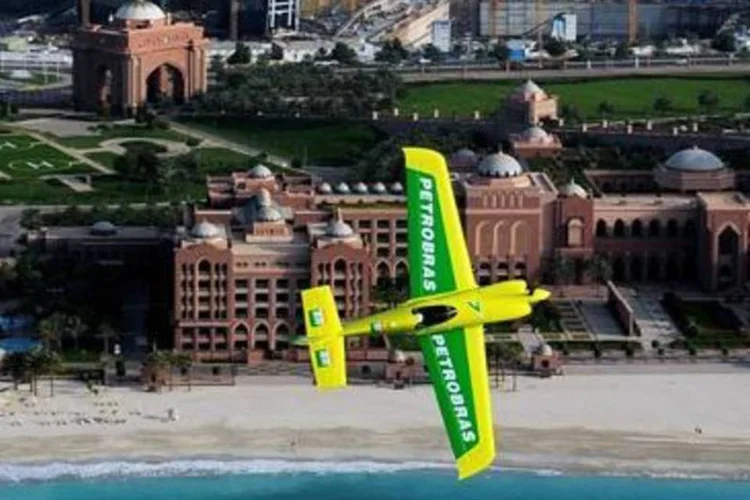avião com nome da Petrobras