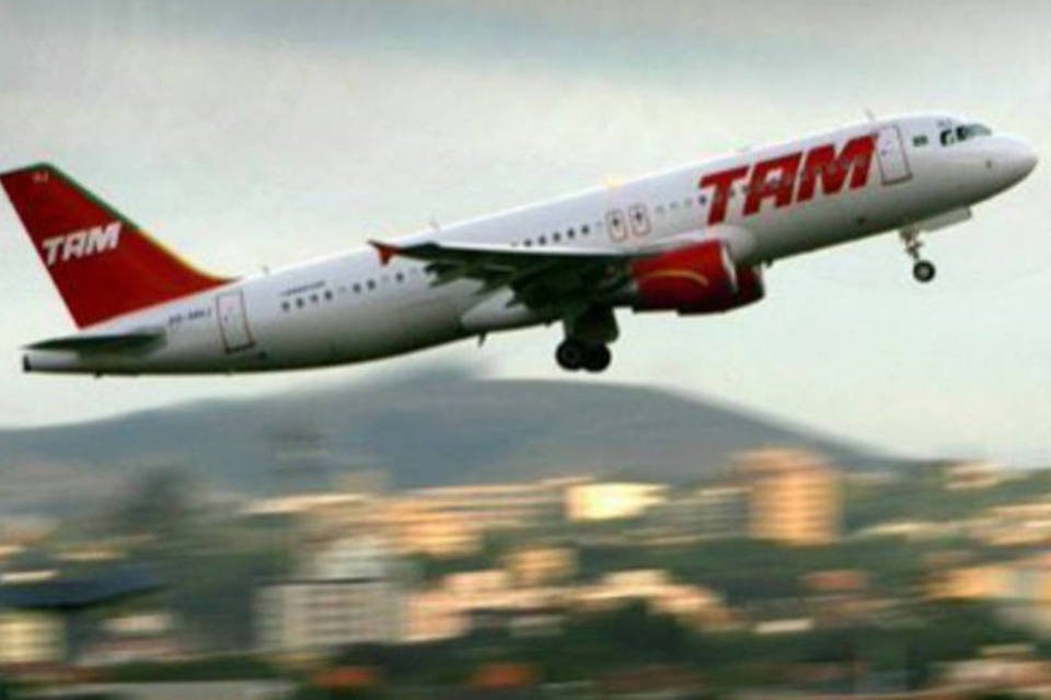 TAM tem 48% de voos nacionais atrasados e Gol, 28%