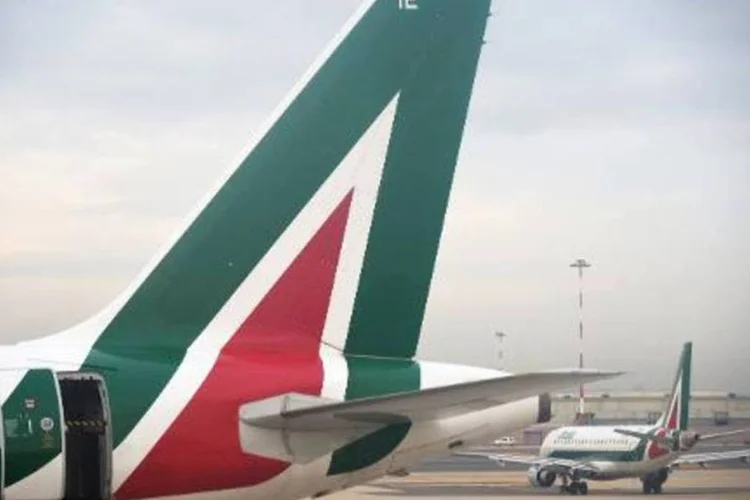 
	Avi&otilde;es da Alitalia: &quot;fechamos as conex&otilde;es a Caracas at&eacute; que o governo venezuelano pague os US$ 250 milh&otilde;es que nos deve&quot;, disse a empresa
 (Vincenzo Pinto/AFP)